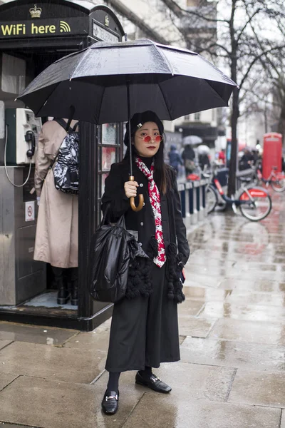 London Febryary 2020 Modieuze Mensen Straat Straatstijl — Stockfoto