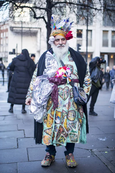 London Febryary 2020 Fashionable People Street Street Style — Stock Photo, Image
