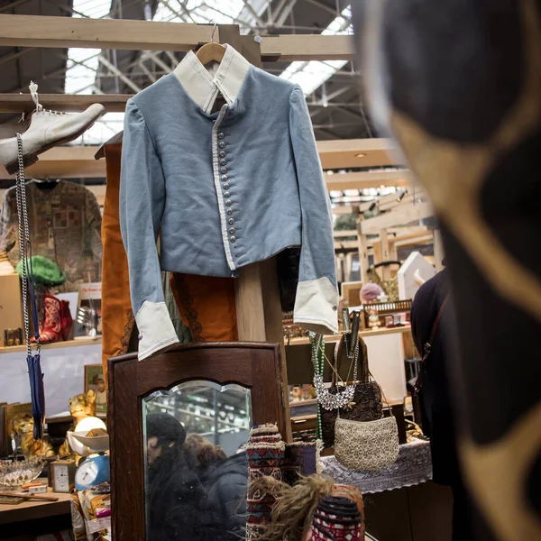 Londen Verenigd Koninkrijk Februari 2020 Spitalfields Vlooienmarkt Blauw Suède Jasje — Stockfoto