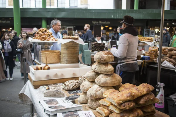 London Storbritannien Mars 2020 Försäljning Bröd Borough Market — Stockfoto