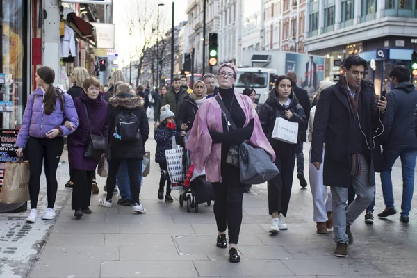 London Egyesült Királyság 2020 Január Emberek Sétálnak Utcán Visszatérve Munkából — Stock Fotó