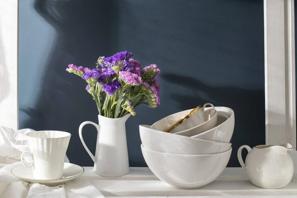 Bouquet Limonium Set White Dishes Porcelain Milk Jug Coffee Cup — Stock Photo, Image