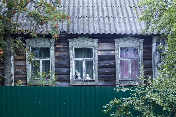 Fachada Verde Antiga Casa Russa Cinco Paredes Com Três Janelas — Fotografia de Stock