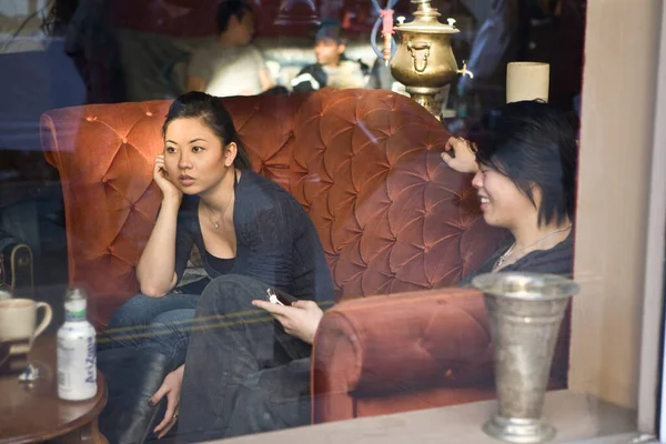 London August 2019 Pensive Girl Sits Cafe Large Showcases Bricklane — Stock Photo, Image