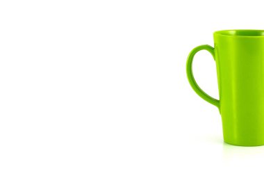 Yeşil plastik kap beyaz arka plan üzerinde izole