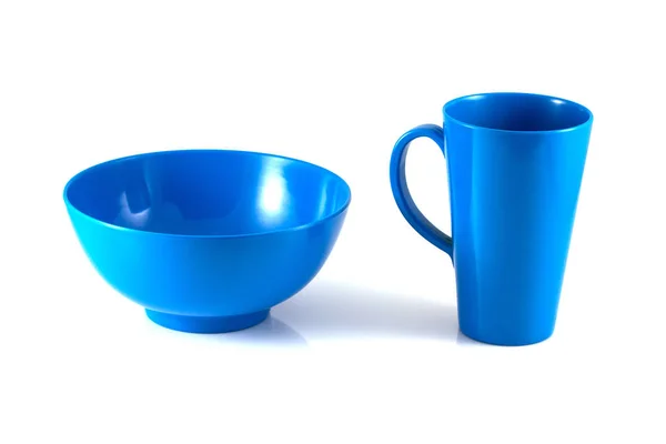 Blaue Scheibe Und Grüne Tasse Isolieren Auf Weißem Hintergrund — Stockfoto