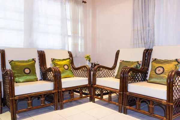 Hasır Sandalye sabah hafif ayarla