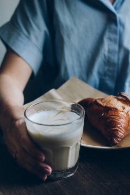 Kahvaltını kafede yap.