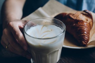 Kahvaltını kafede yap.