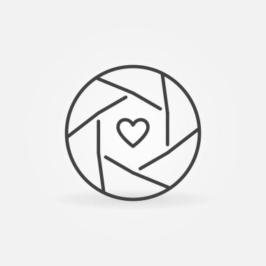 Kamera Deklanşörü içinde kalp vektör ana hatları konsept simgesi