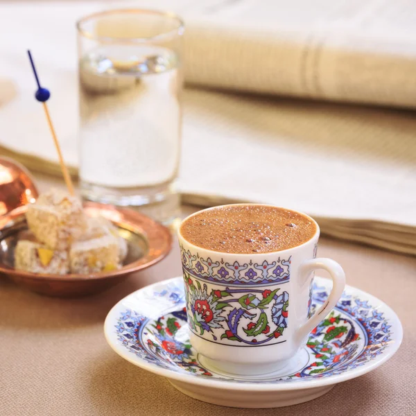 Concept of turkish coffee. Turkish delight on authentic plate — Stock Photo, Image