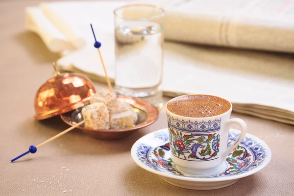 Concept of turkish coffee. Turkish delight on authentic plate — Stock Photo, Image