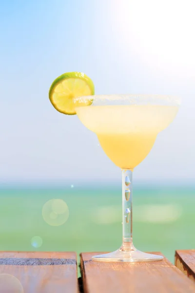 Margarita Cocktail Wooden Pier Concept Classic Drink Vacation Background Vertical — Stock Photo, Image