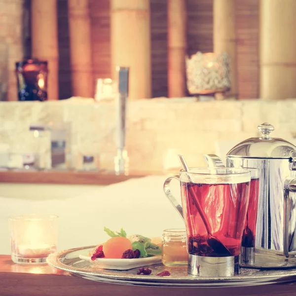 Rosehip tea near jacuzzi. Valentines background. Romance concept — Stock Photo, Image