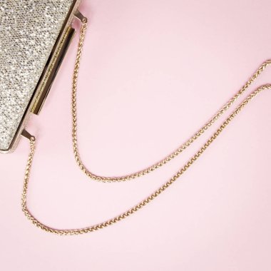 Festival akşam altın debriyaj pembe üzerinde. Tatil ve kutlama b