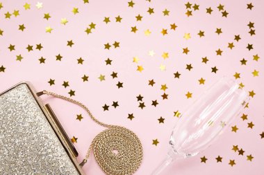 Festival akşam altın debriyaj ve yıldız spri ile şampanya kadehi