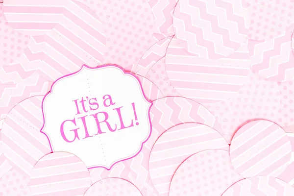 Es un letrero de chica en la fiesta de la fiesta del bebé. Patrones rosados backgr —  Fotos de Stock