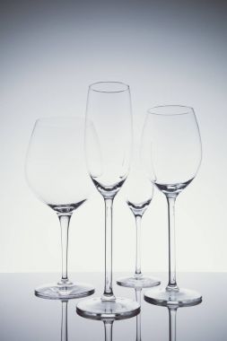 Şarap, şampanya ve liquour gözlük seçimle Züccaciye Mağazaları