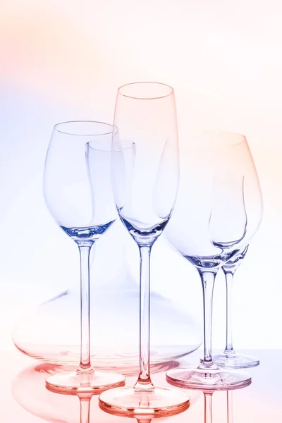 Glasvaror urval med vin, champagne, liquour glasögon och de — Stockfoto