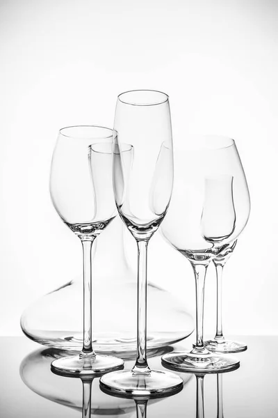Glasauswahl mit Wein, Champagner, Likörgläsern und — Stockfoto