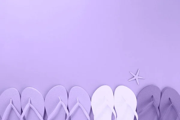 Tongs et une étoile de mer. Tonalité ultra violette, couleur de l'année — Photo