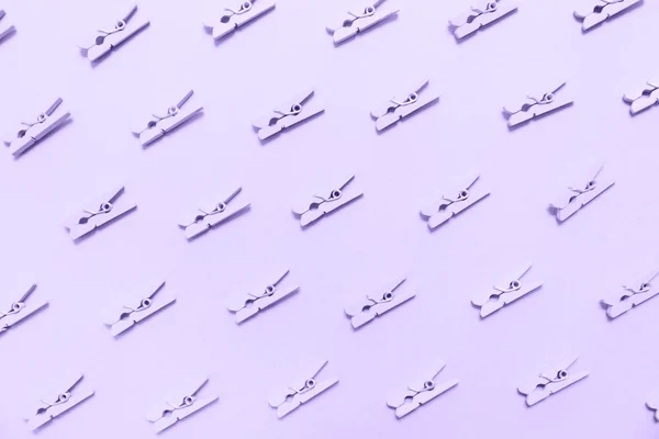 Wzór różowy klamerek. Ultra violet odcień, kolor — Zdjęcie stockowe