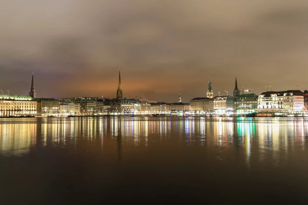 Binnenalster nattetid — Stockfoto