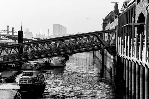 An der Landungsbrücke — Stockfoto