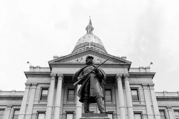 Colorado State Capitol a občanské válce památník v monochromatickém režimu — Stock fotografie