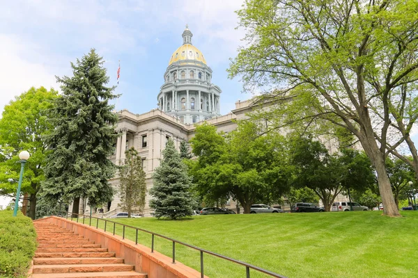 Schody vedoucí na Colorado State Capitol — Stock fotografie