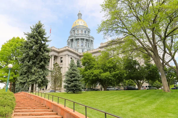 Escaleras que conducen al Capitolio Estatal de Colorado Imágenes De Stock Sin Royalties Gratis