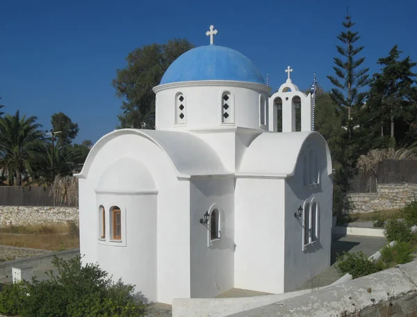 Paros küçük kilisede