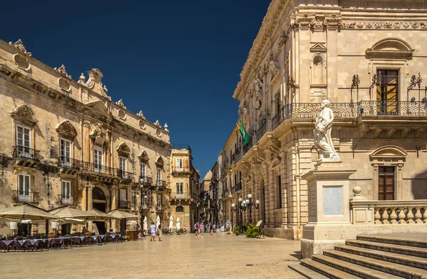 Piazza del Duomo Meydanı'Ortigia, Syracuse, Sicilya, İtalya