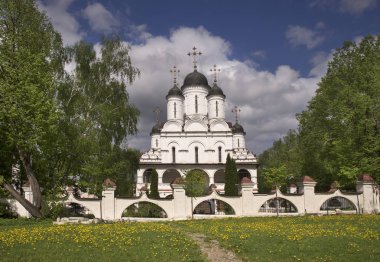 Bolşiye Vyazyomy kentsel yerleşim yerindeki şekil değiştirme katedrali. Odintsovsky bölgesi. Moskova Oblastı. Rusya