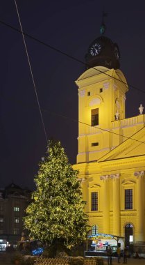 Debrecen 'deki Kossuth Meydanı' nın tatil süslemeleri. Macaristan