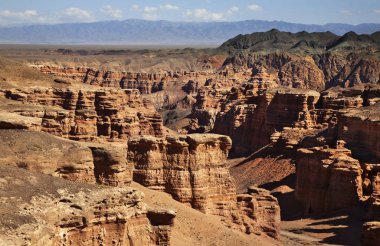Ulusal Park Sharyn Kanyonu (Kaleler Vadisi). Kazakistan