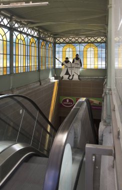 Torun 'daki Torun Parlak Tren İstasyonu. Polonya