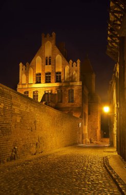 Gotik Aziz George loncası Torun 'daki Podmurna caddesinde. Polonya