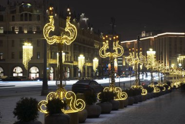 Moskova 'daki Okhotny Ryad caddesinin tatil süslemeleri. Rusya