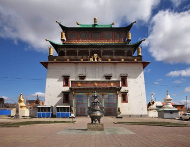 Boddhisattva Tapınağı Avalokiteshvara. Ulaanbaatar 'daki Gandantegchinlen Manastırı. Moğolistan