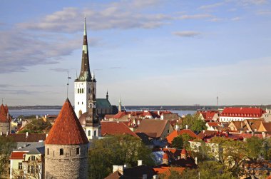 Tallinn 'in panoramik manzarası. Estonya