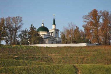 Barnaul 'daki Upland Park' taki St. John Forerunner Kilisesi. Altai Krai. Batı Sibirya. Rusya