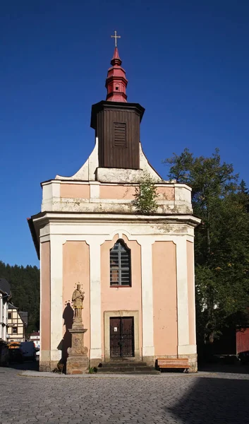 Kerk Van Nepomuk Hrensko Dorp Tsjechische Republiek — Stockfoto