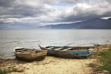 Pogradec plajı. Arnavutluk
