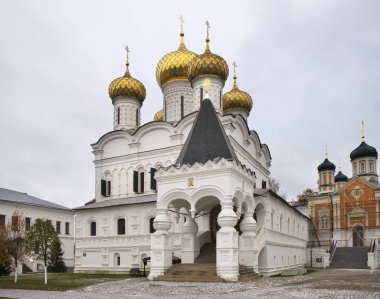 Kostroma 'daki Kutsal Trinity Ipatiev (Hypatian) manastırının Trinity katedrali. Rusça
