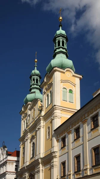 Kyrkan Övertagande Jungfru Maria Stora Torget Velke Namesti Hradec Kralove — Stockfoto