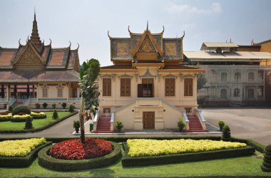 Phnom Penh 'deki Kraliyet Sarayı' nda (Preah Barum Reachea Veang Nei Preah Reacheanachak Kampuchea) Hor Samritvimean. Kamboçya