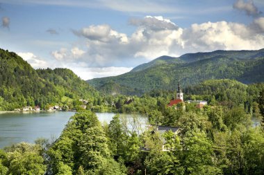 Bled kasabasının manzarası. Slovenya
