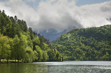 Bled Gölü manzarası. Slovenya