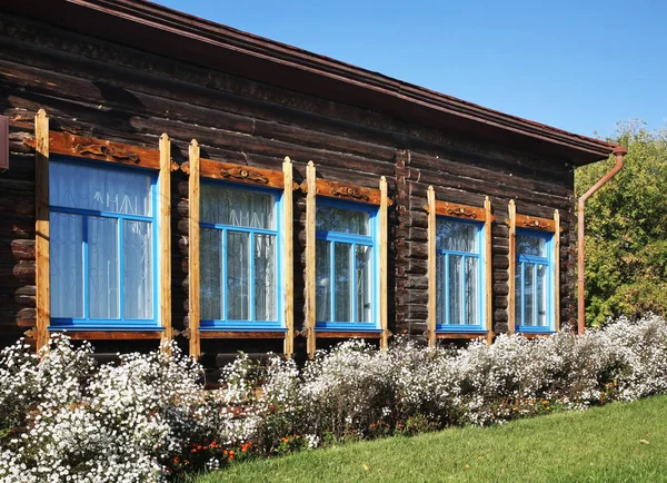 Edificio Antigua Escuela Pueblo Srostki Altai Krai Siberia Occidental Rusia —  Fotos de Stock